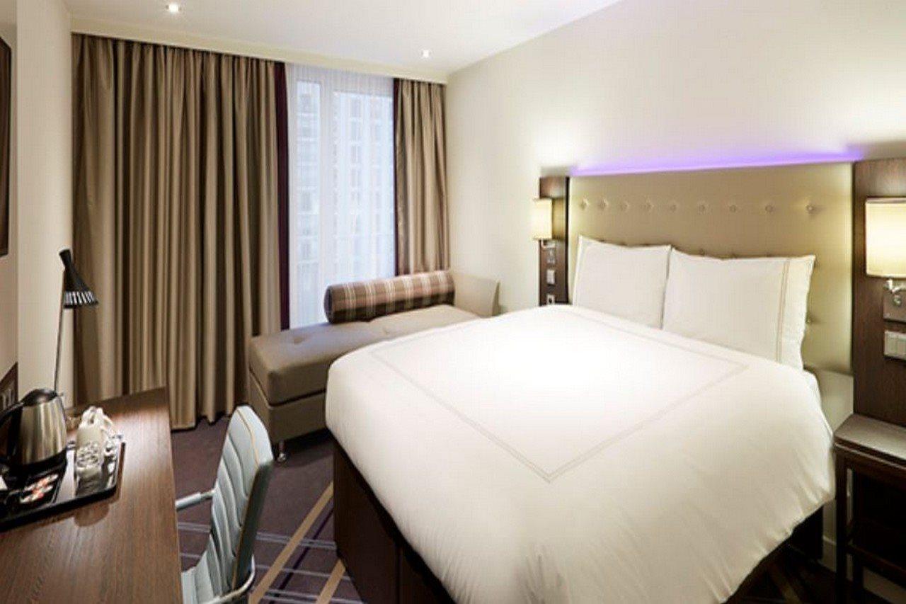 Premier Inn Nuernberg City Opernhaus Экстерьер фото