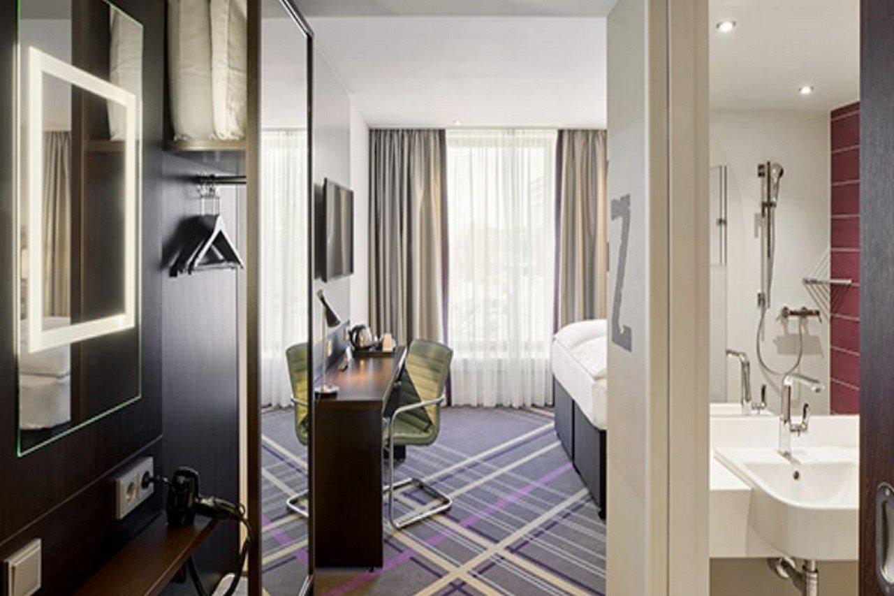 Premier Inn Nuernberg City Opernhaus Экстерьер фото